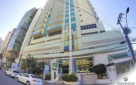 Flat 704 Triângulo Apart